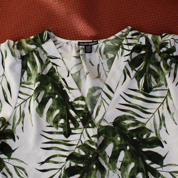 Hilary Radley Bahama Top  Size Small  Green/White - Picture 3 of 3